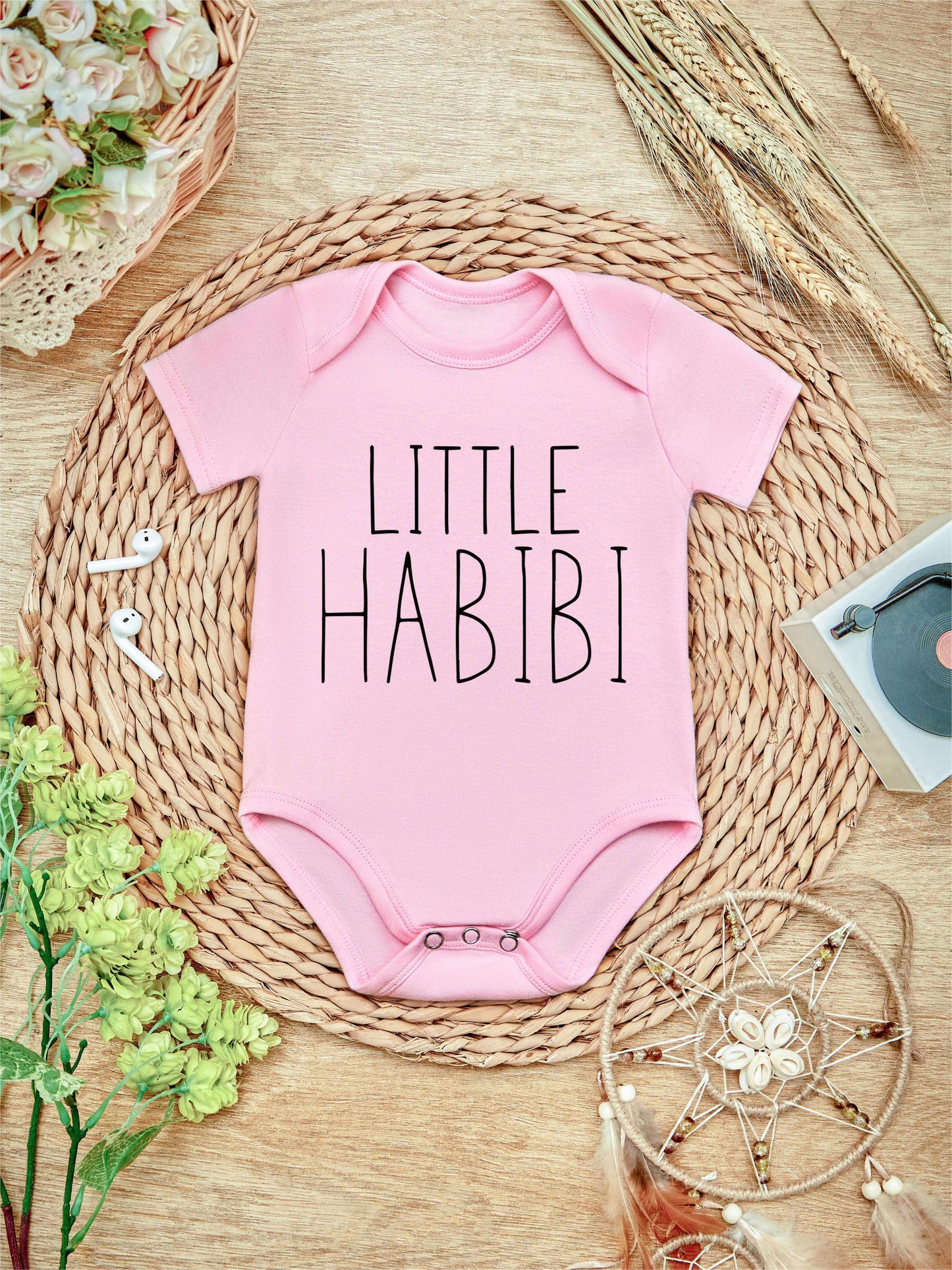 „Little Legend“ Baby-Body -Little Habibi- 👶 – Weicher Kurzarm-Strampler mit Aufdruck für Neugeborene & Babys