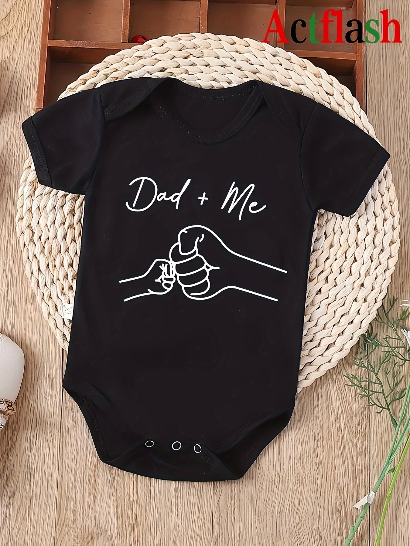 👊 Little Legend – „Dad & Me“ Baby-Body mit Fist-Bump-Aufdruck